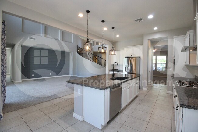 Building Photo - 4247 E Comstock Dr