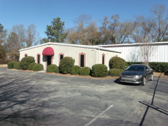 Building Photo - 1939 University Pkwy