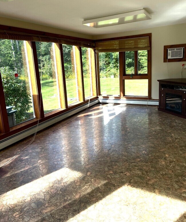 Foto del edificio - 146 Cathance Rd