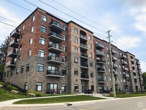 Building Photo - Linden Crossing