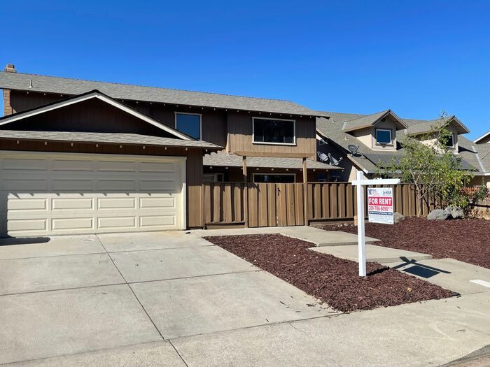 North East Modesto 4 Bedroom 2.5 Bath Home... House for Rent in