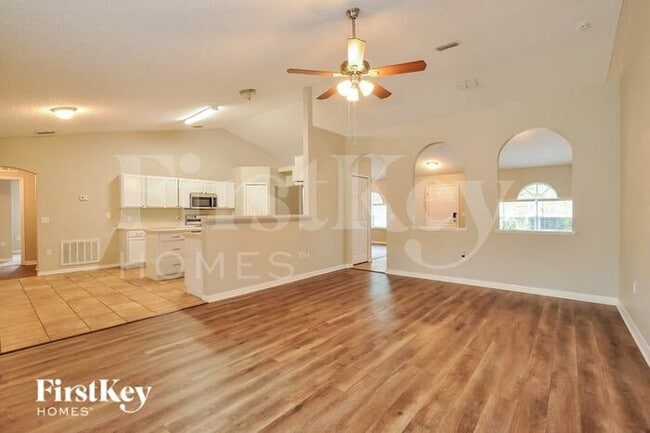 Foto del edificio - 11 Ryker Ln