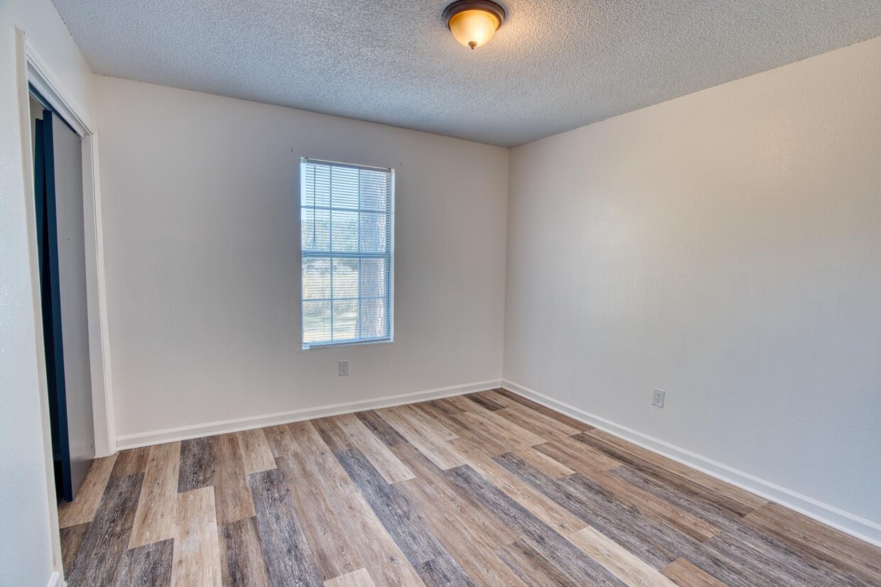 Foto principal - 2600 7th St SE