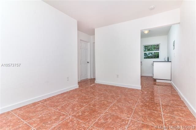 Foto del edificio - 1245 NW 60th St