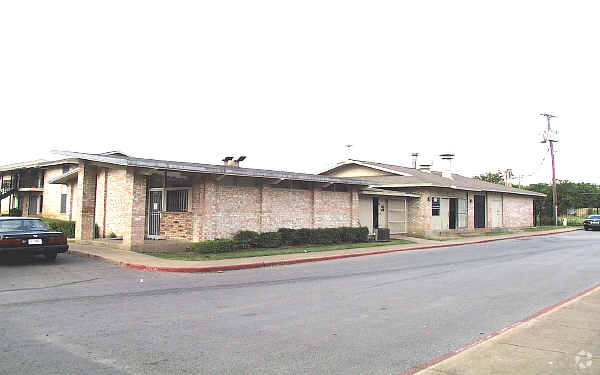 Primary Photo - Claytons Mark Apartments