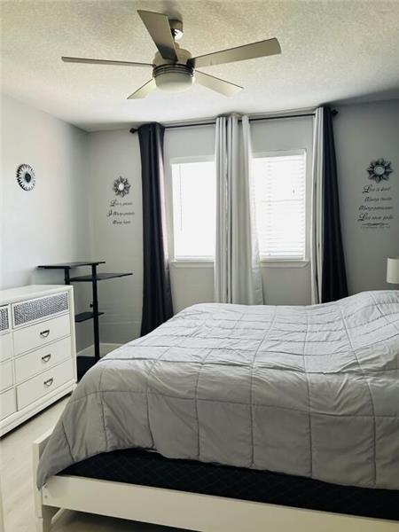Foto del edificio - 2046 Alta Meadows Ln