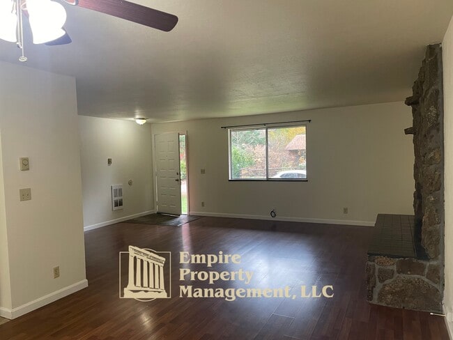 Foto del edificio - 87810 Norman Ave