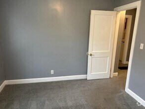 Building Photo - 1332 Weller Ave