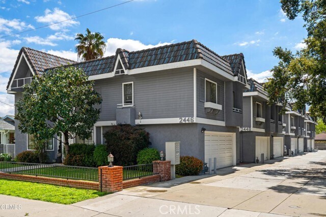 Foto principal - 2452 Oneida St