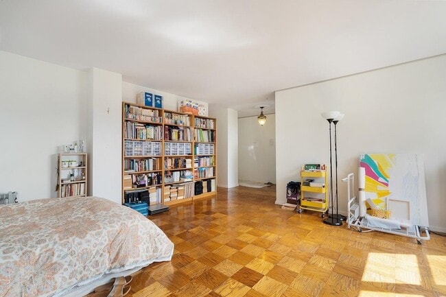 Photo - 225 St Pauls Ave Apartment