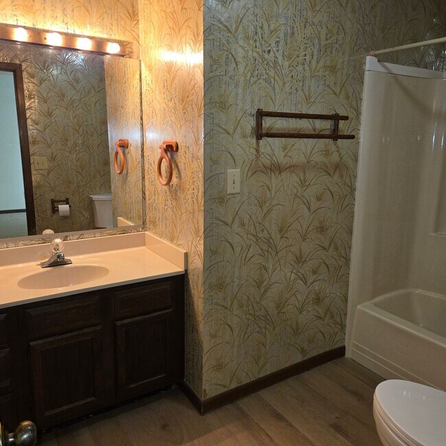 Foto del edificio - 2 Bed 1.5 Bath North Johnson City Duplex S...