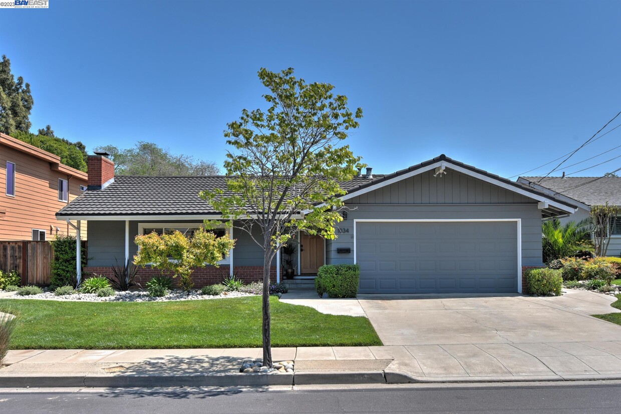Primary Photo - 1034 Angelica Way