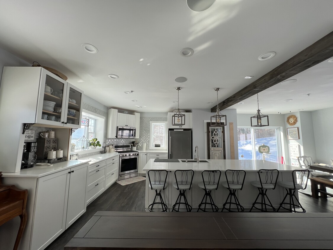Kitchen (01) Floor 1 - 41 Zapora Dr