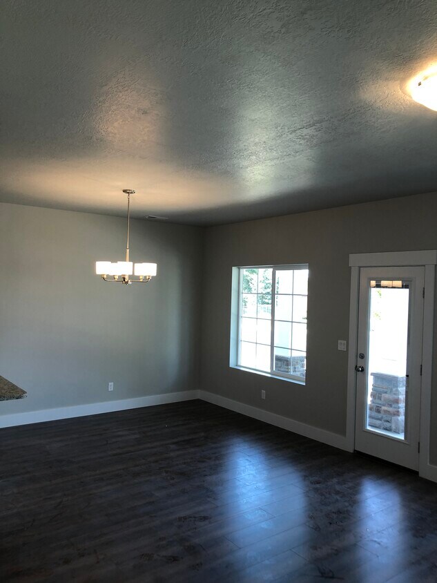Foto principal - 772 N Fairfield Rd