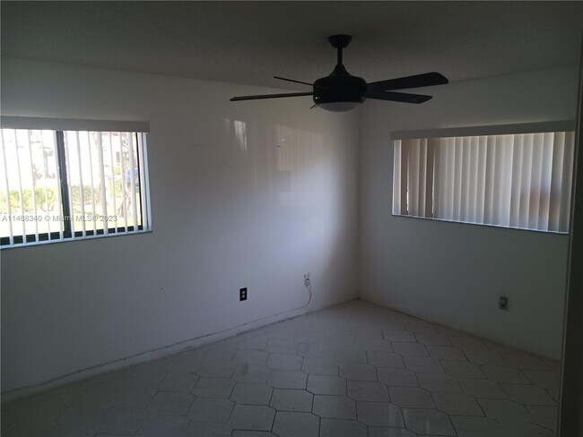 Foto del edificio - 9552 N Belfort Cir