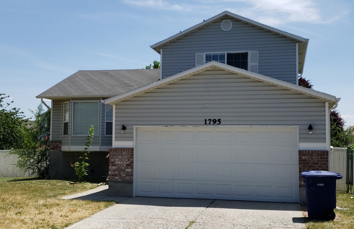 Foto principal - 1795 Niles Ave