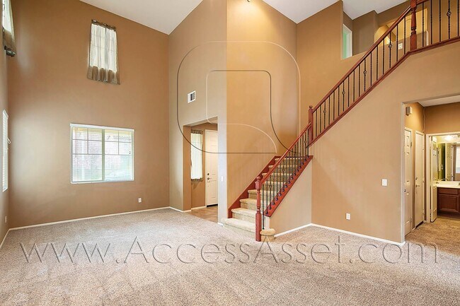 Foto del edificio - Charming 4 Bedroom, 3 Bathroom Home in Murrieta with Spacious Layout & Bright Interiors