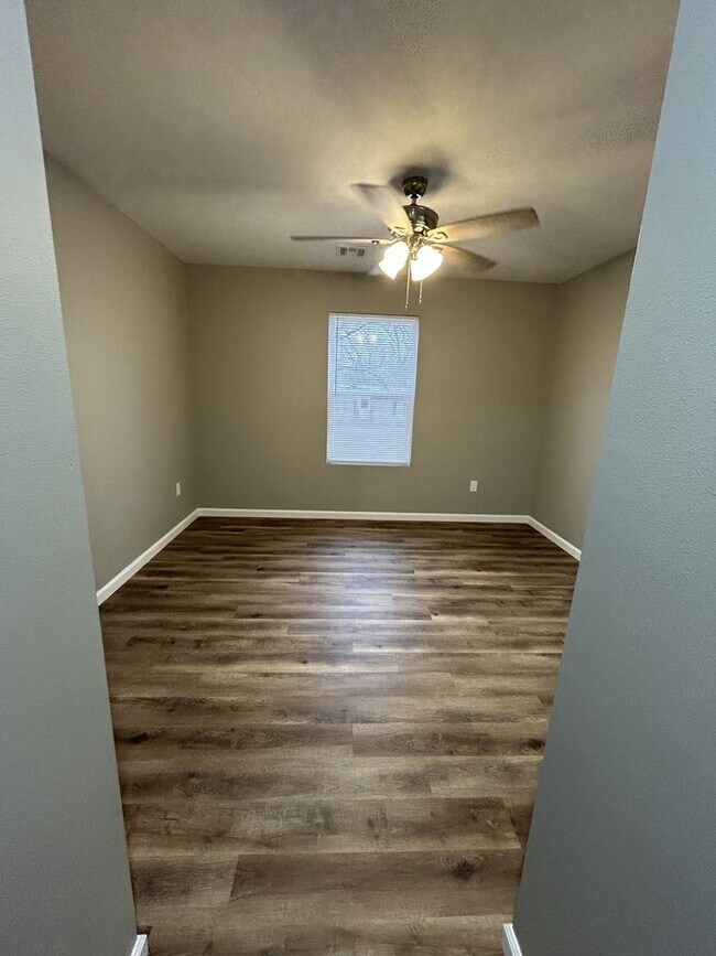 Foto del edificio - 518 E. Monroe Duplex