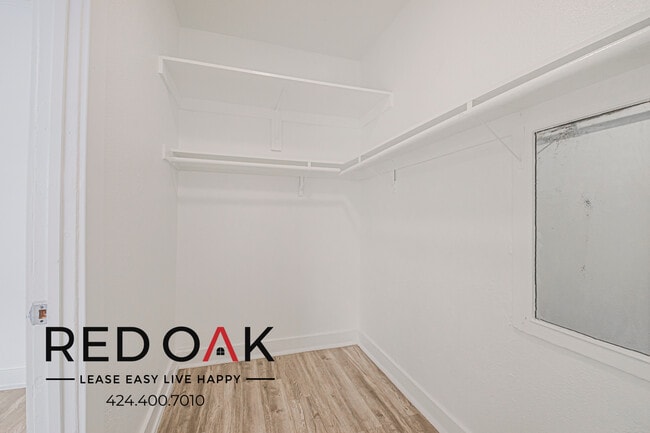 Foto del edificio - 822 S Park View St
