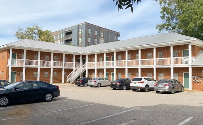 Building Photo - 814 11th Ave