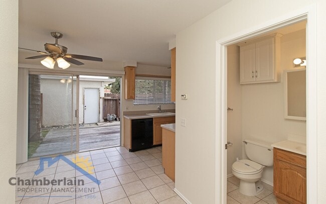 Building Photo - Cozy 3 Bedroom Townhouse in the Bay Shores South Community