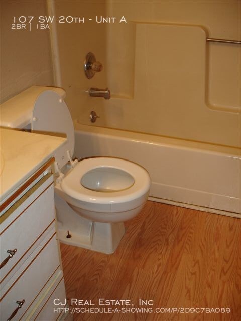 Building Photo - 107 SW 20th St