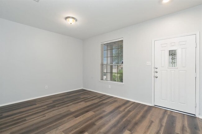 Foto del edificio - 2277 Green Meadows Ln