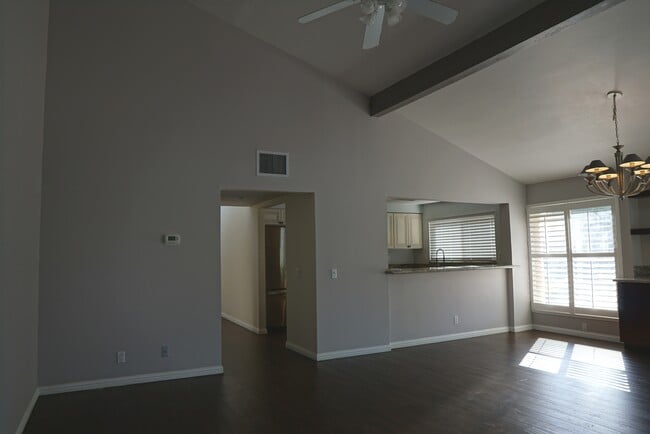 Building Photo - 35106 Mission Hills Dr