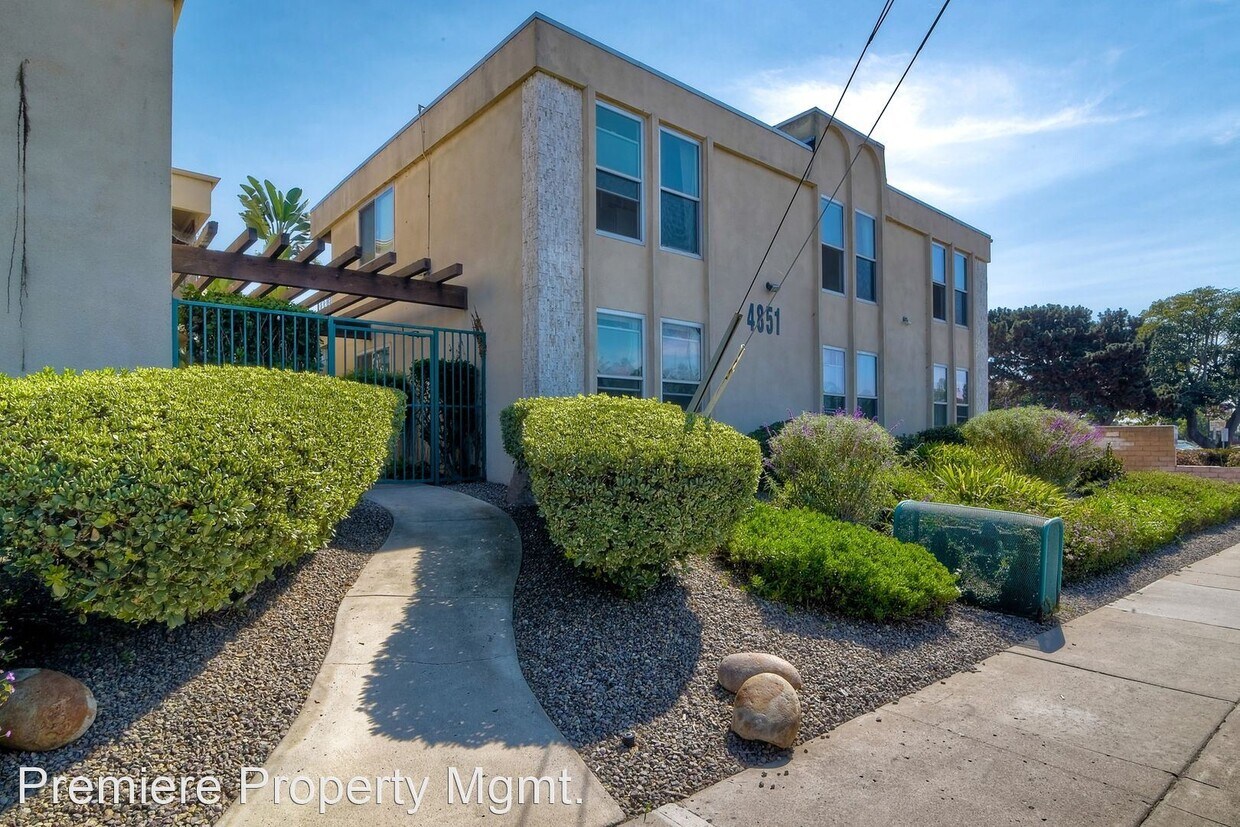 Primary Photo - 2 br, 1.5 bath House - 4851 Cole St #9