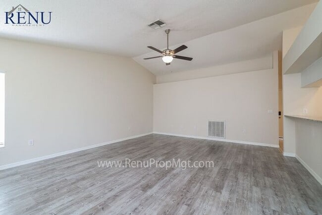 Building Photo - Available Now! $0 APPLICATION FEE!!!