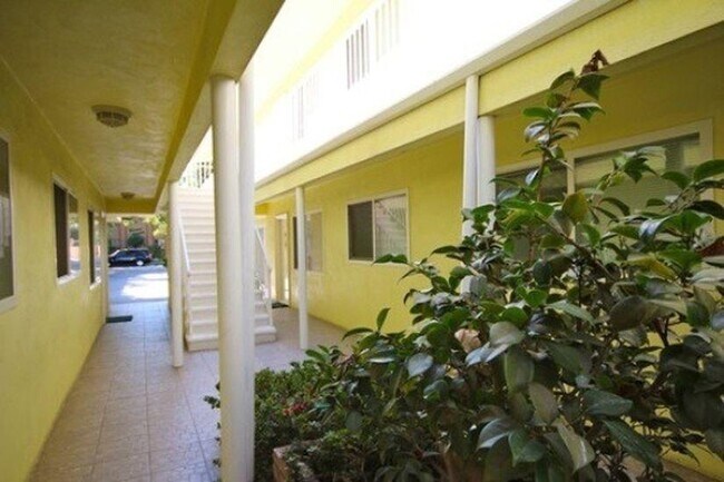 En el sitio del apartamento - 140 N Wilson Ave