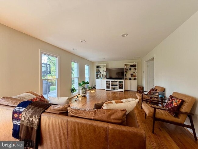 Foto del edificio - 12904 Missionwood Way