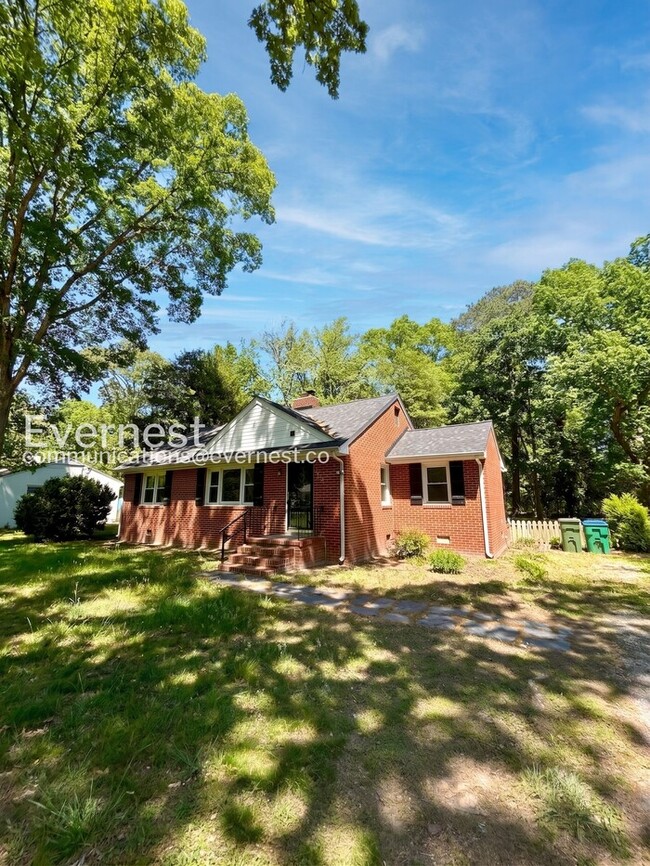 Building Photo - 2909 Westgate Dr