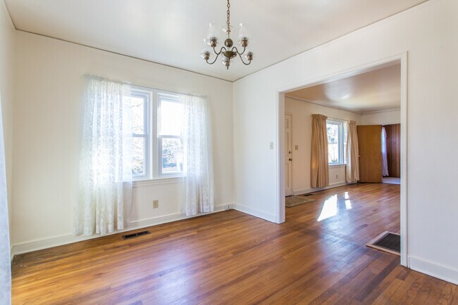 large living room opens to formal dining room - 2457 Jefferson Terrace
