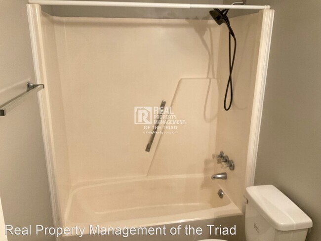 Foto del edificio - 3 br, 1 bath House - 216 Matt Place