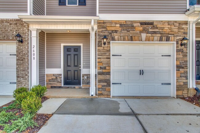 Building Photo - Beautiful 3BR/2.5BA Townhome in Columbia!