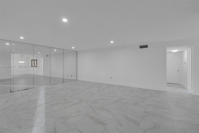 Foto del edificio - 11960 NE 19th Dr