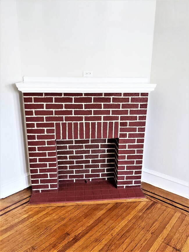 Building Photo - 1504 Delaware Ave