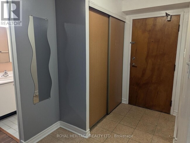 Photo du bâtiment - 3050 Ellesmere Rd