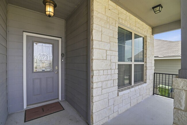 Building Photo - 4 Bedroom Home for Rent in San Antonio with Solar Panels – Cinco Lakes Move-In Ready!