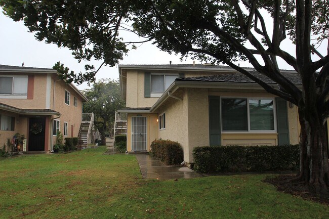 Building Photo - Welcome to this beautifully updated two-story condo