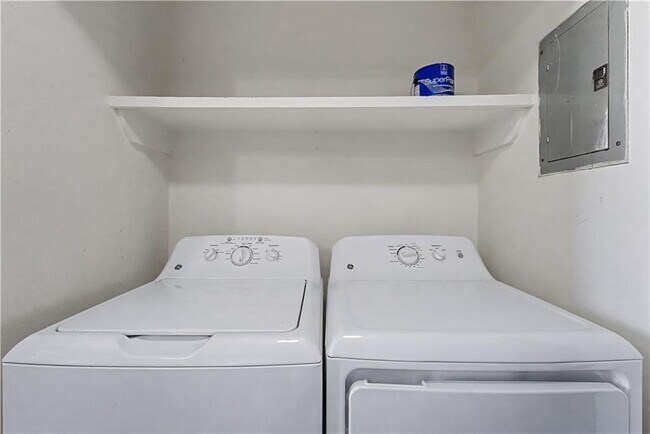 Foto del edificio - 348 N 14th St