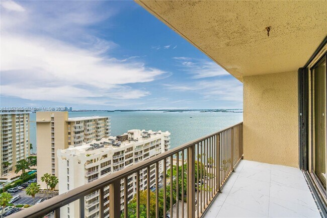 Foto del edificio - 1450 Brickell Bay Dr