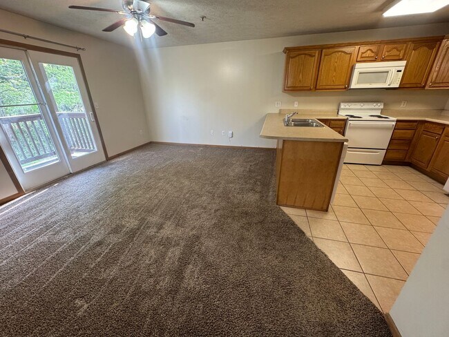 Foto del edificio - 2 Bedroom 2 Bathroom Condo Near MedCenter ...