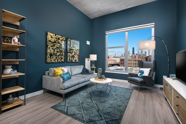 Building Photo - Luxury Penthouse in River West