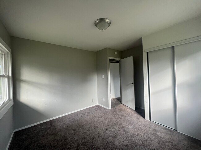 Building Photo - 407 Blackfoot Dr