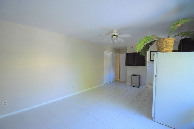 Foto del edificio - Studio, 1 Bath In Perfect Location Near Po...