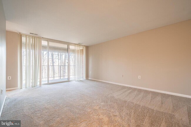 Building Photo - 1556 Northgate Square