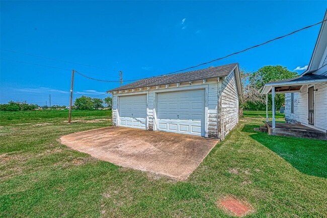 Building Photo - 6143 Kamas Ln