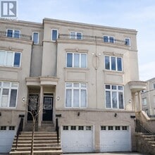 Building Photo - 3 English Garden Way